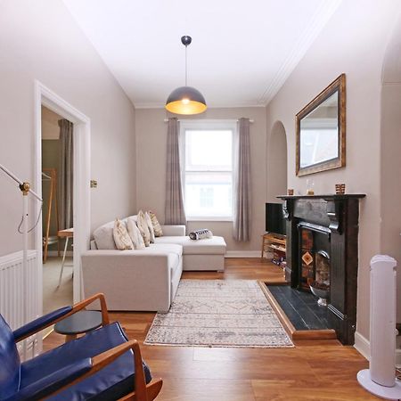 Fifth Quarter Apartment With Free Parking York Esterno foto