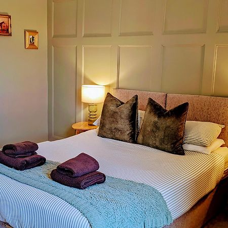 Fifth Quarter Apartment With Free Parking York Esterno foto