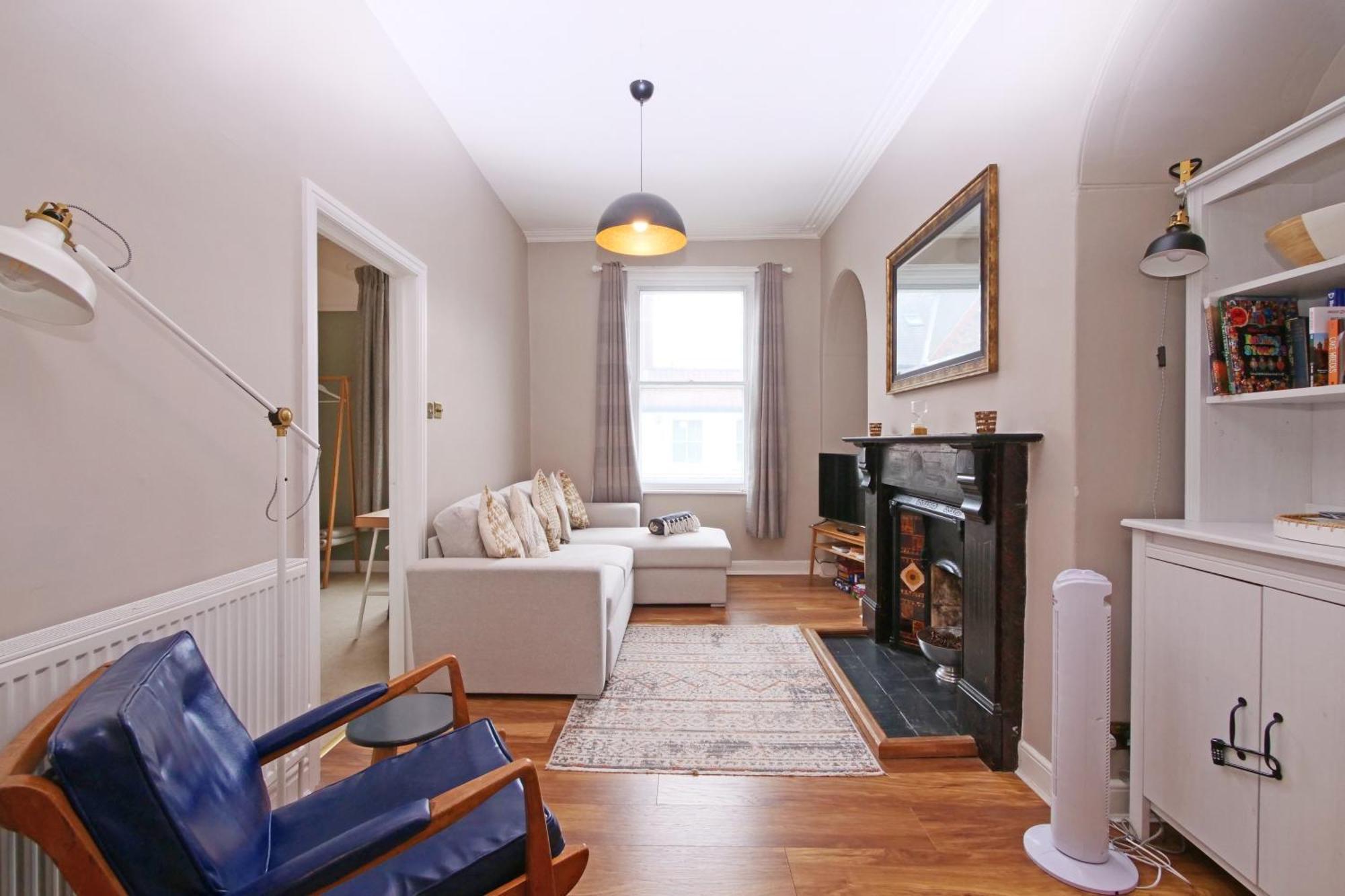 Fifth Quarter Apartment With Free Parking York Esterno foto