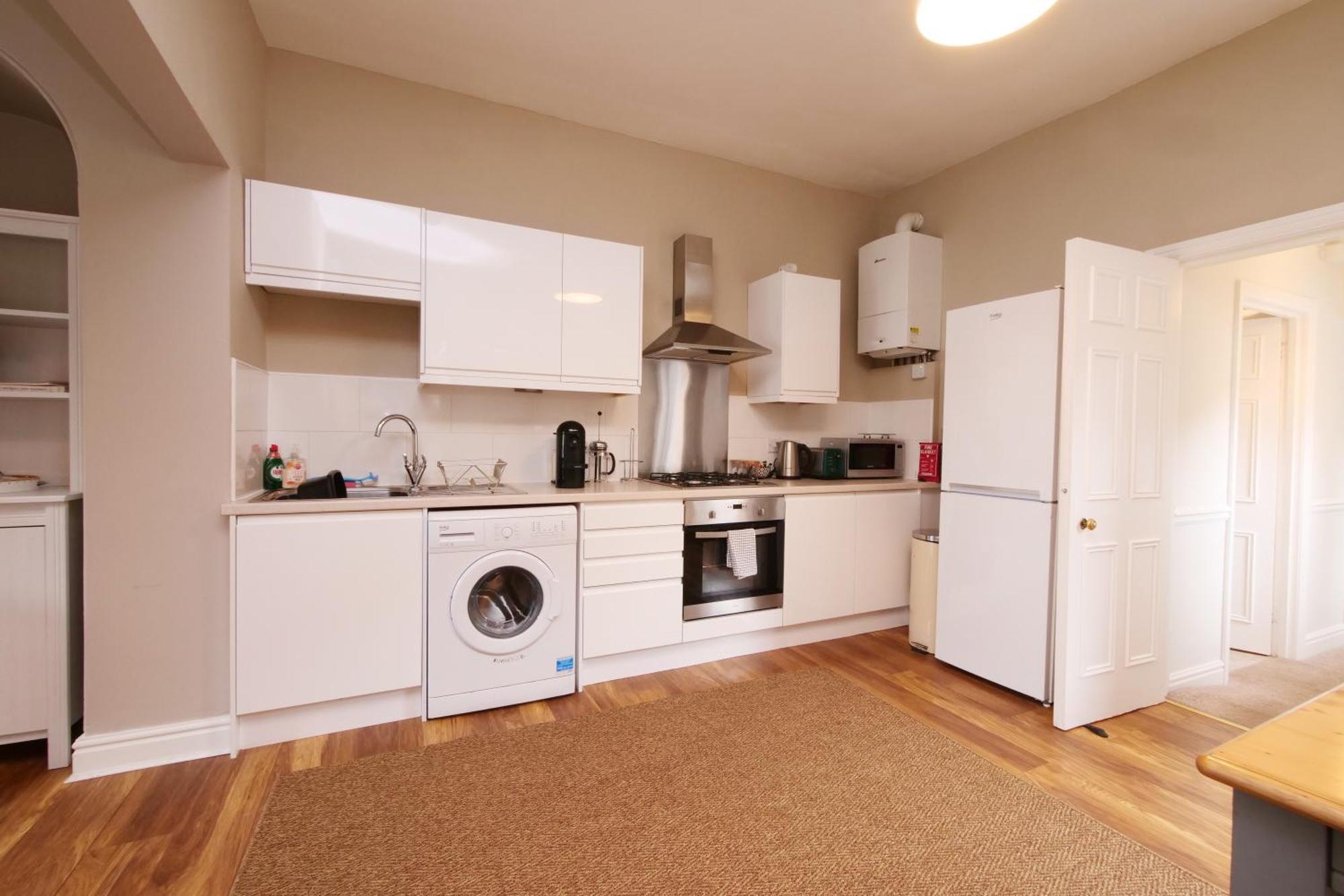 Fifth Quarter Apartment With Free Parking York Esterno foto